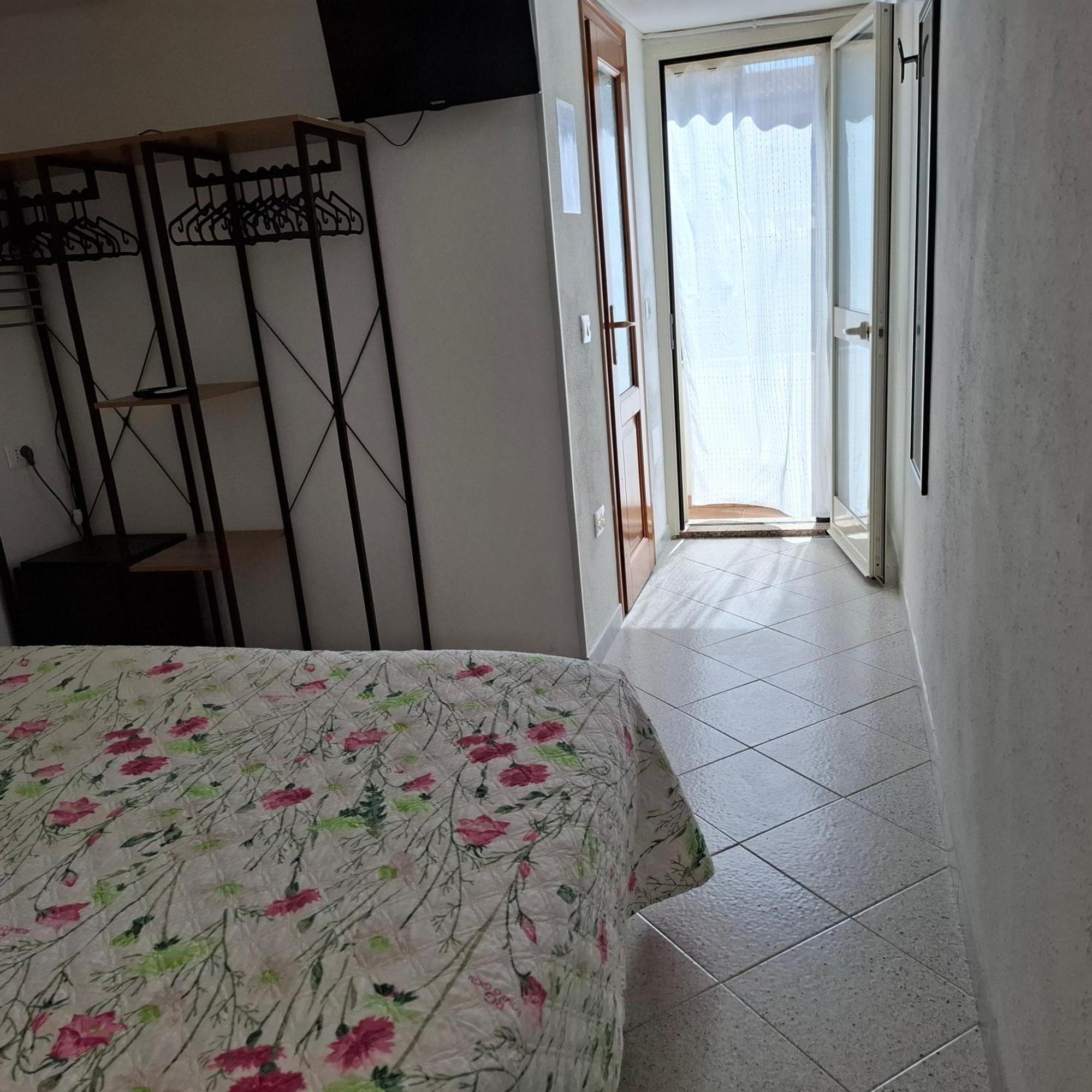 Phiniscollis B&B La Caletta Eksteriør bilde